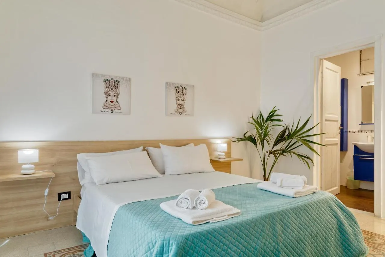 Pupi 93 Rooms Palermo 2*,  Italia