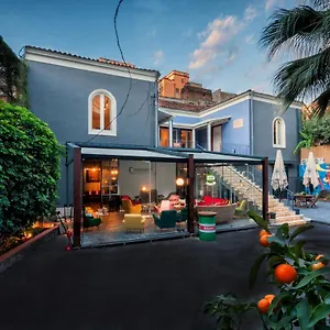 The Yard , Catania Italia