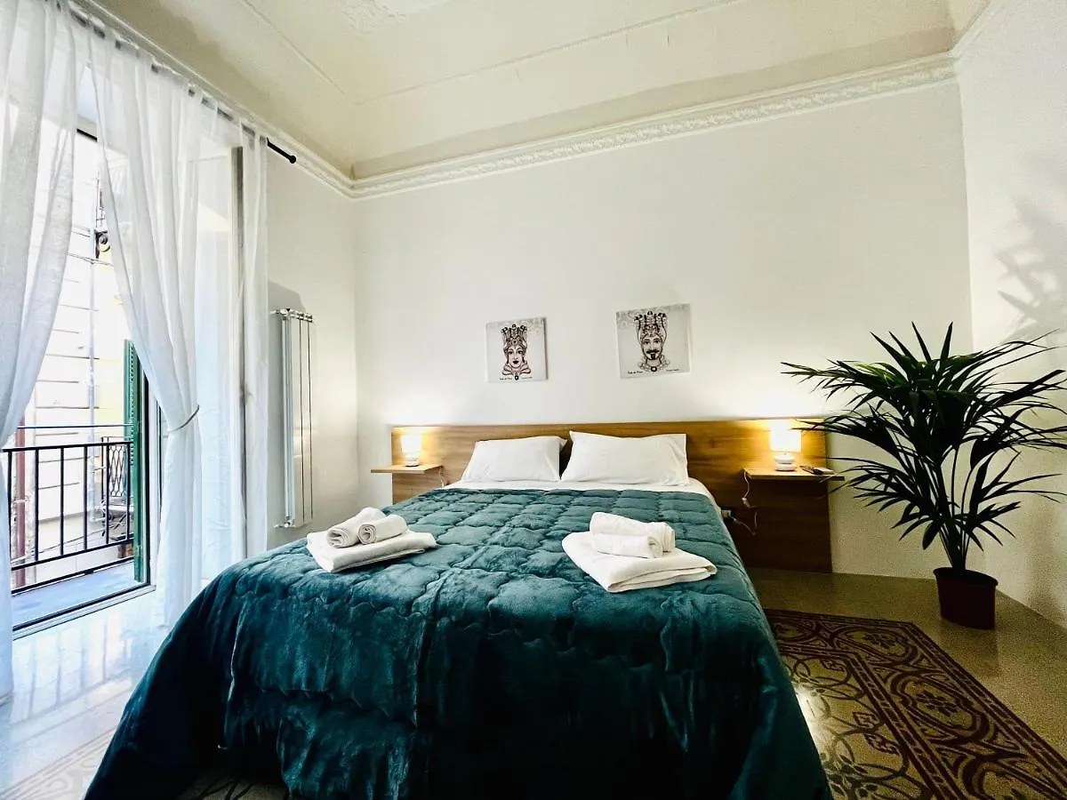 Pupi 93 Rooms Palermo Bed & Breakfast