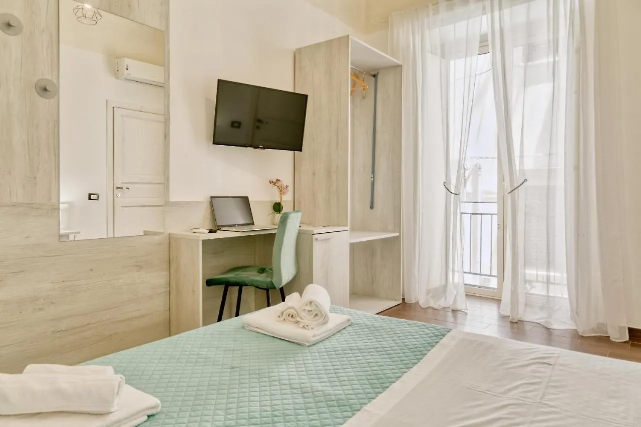 Pupi 93 Rooms Palermo Italië