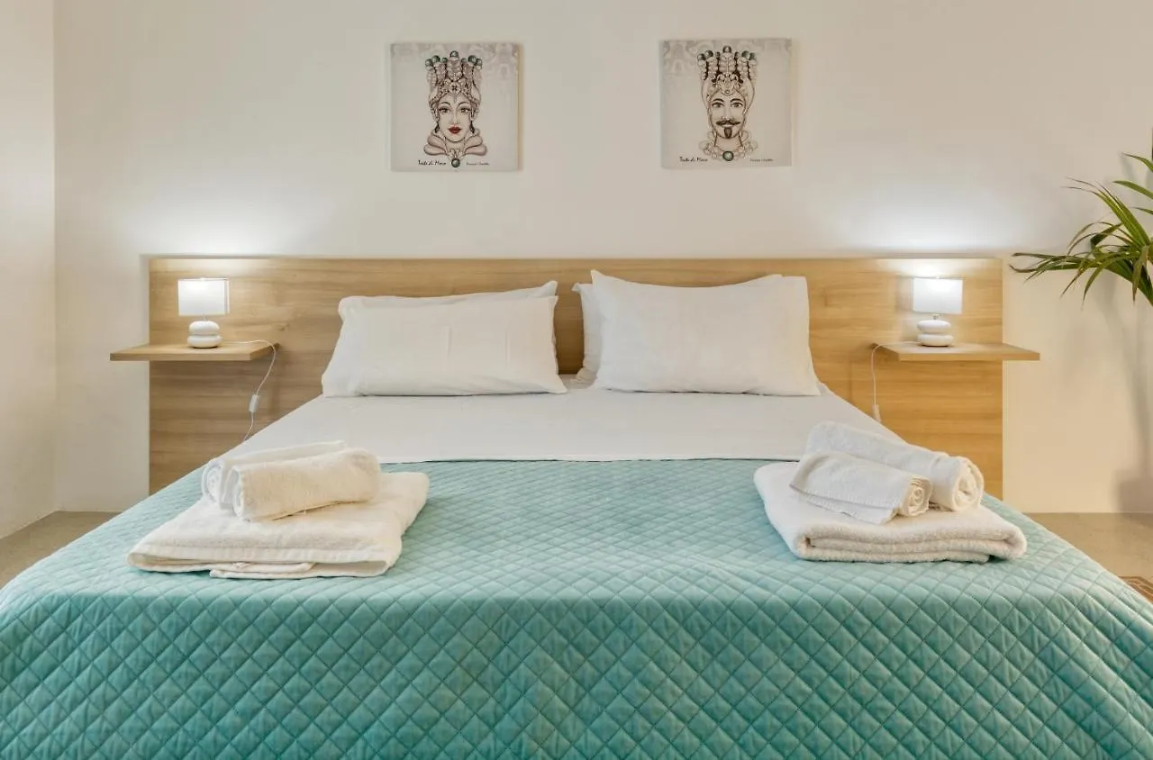 Pupi 93 Rooms Palermo 2*,
