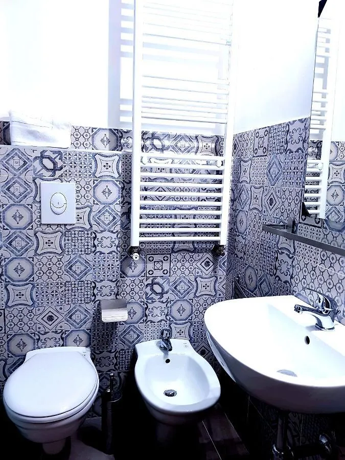 Pupi 93 Rooms Palermo Bed & Breakfast