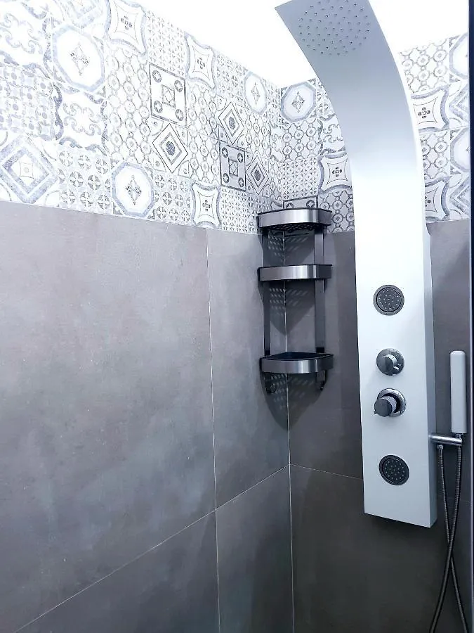 Pupi 93 Rooms Palermo Italië