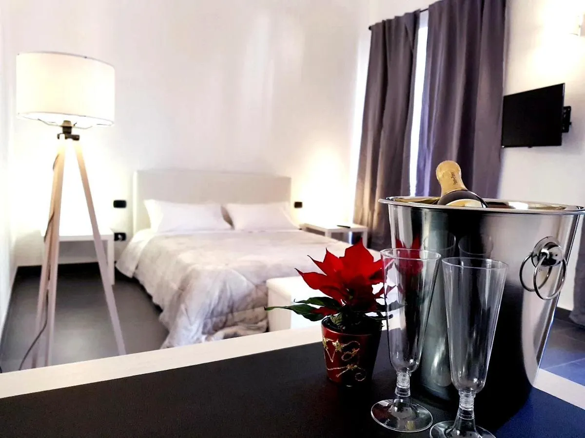 Pupi 93 Rooms Palermo 2*,