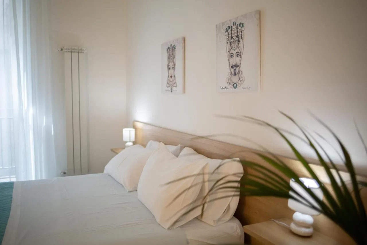 Pupi 93 Rooms Palerme 2*,