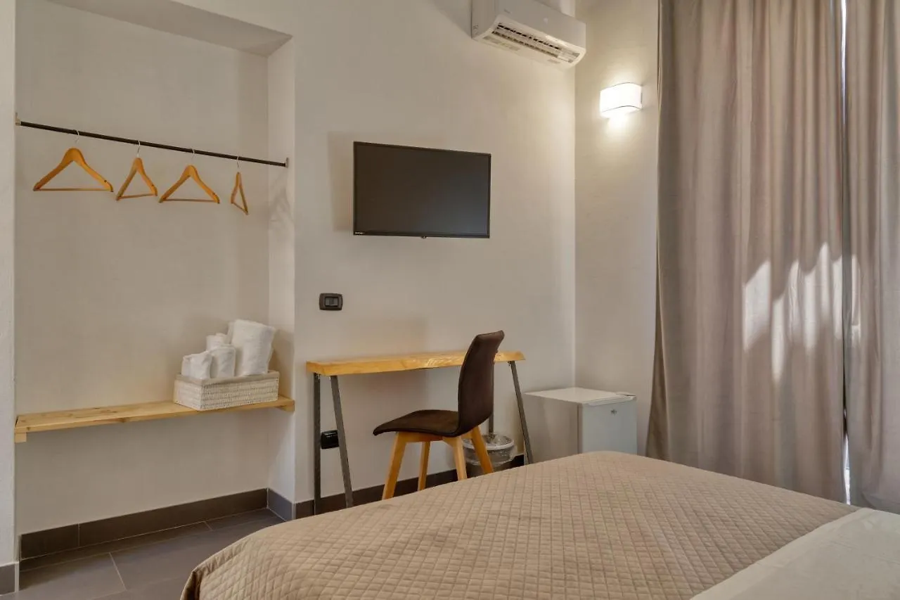 Pupi 93 Rooms Palermo Italy