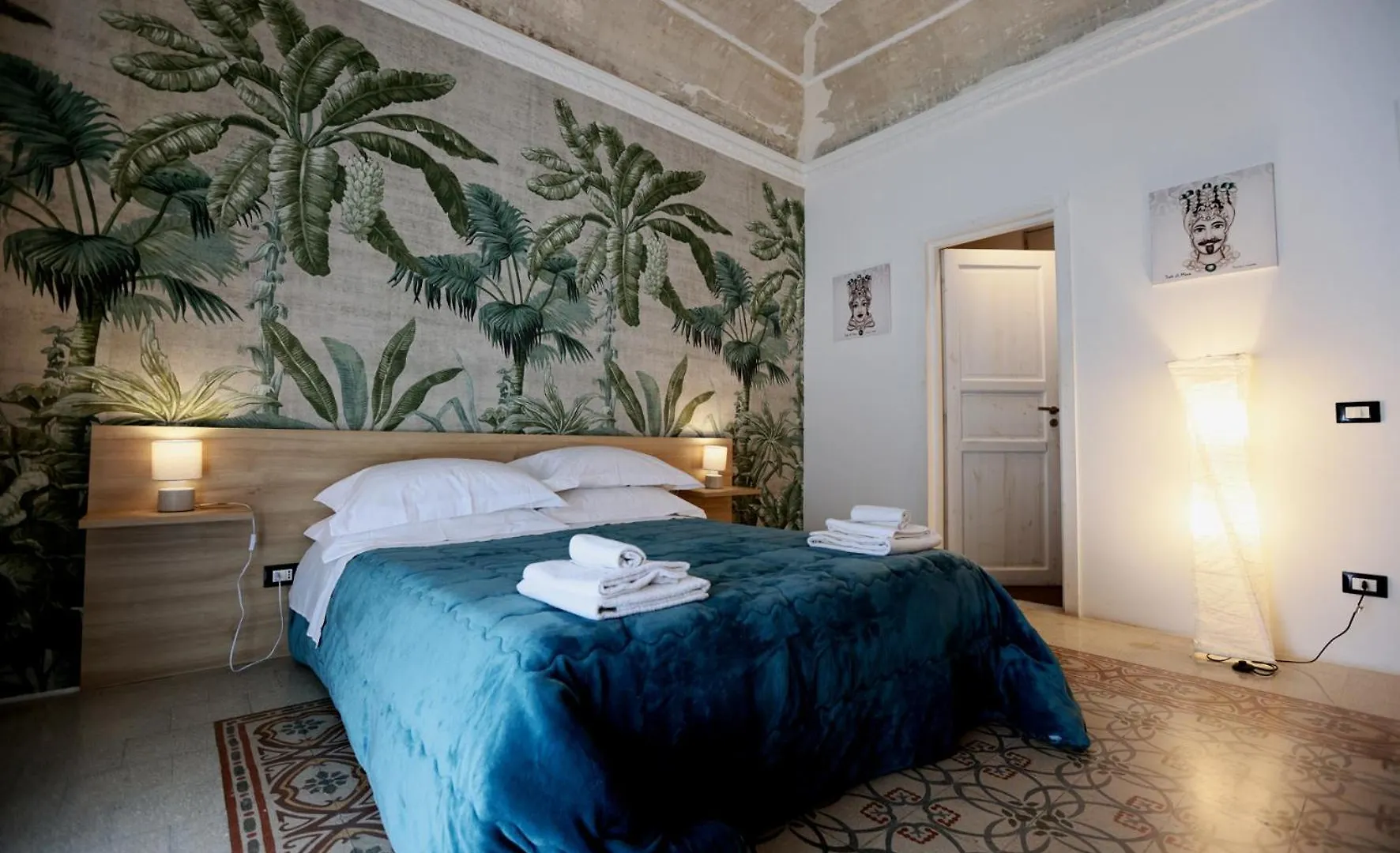 Pupi 93 Rooms Palermo Italy